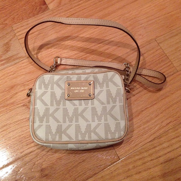 ‼️ON HOLD!‼️for @laurentorrissi MK crossbody