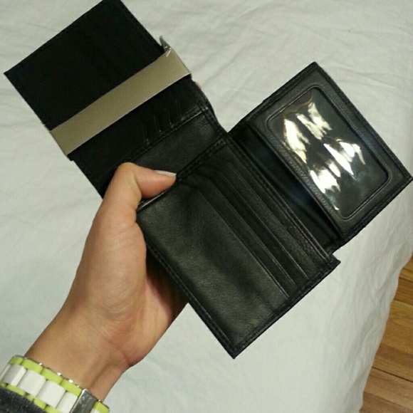 **SOLD** NWOT Kenneth Cole Men's wallet - Picture 4 of 4
