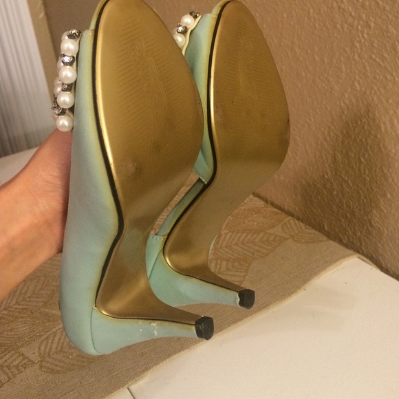 ⭐️ Jeweled Princess Heels - Picture 3 of 4