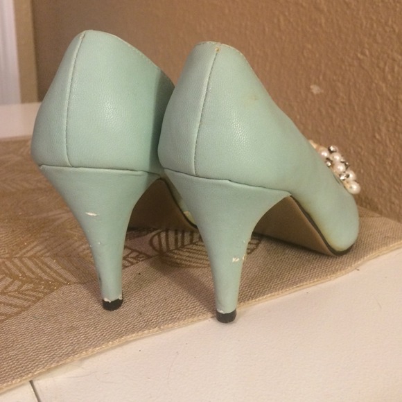 ⭐️ Jeweled Princess Heels - Picture 4 of 4