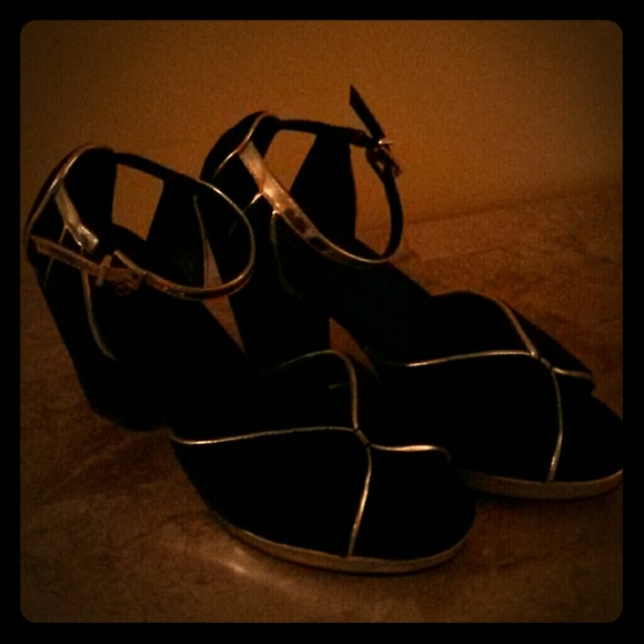 Ecote black heel