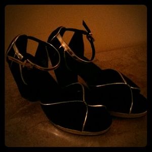 Ecote black heel