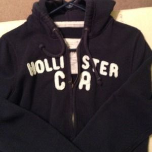 Hollister Sweat Shirt