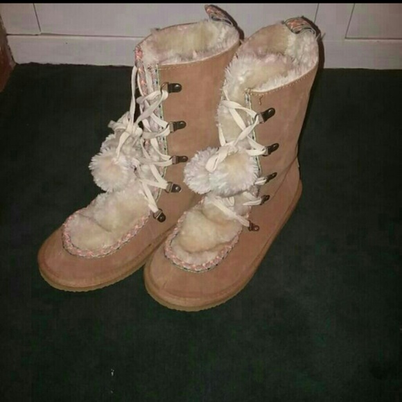 NWOT Authentic American eagle boots