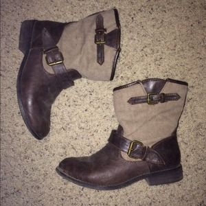 Brown/canvas boots