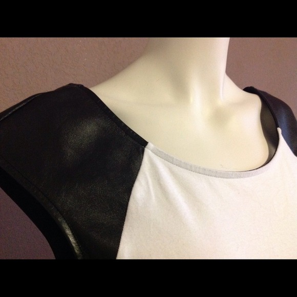 Express top ❗️SOLD❗️ - Picture 4 of 4