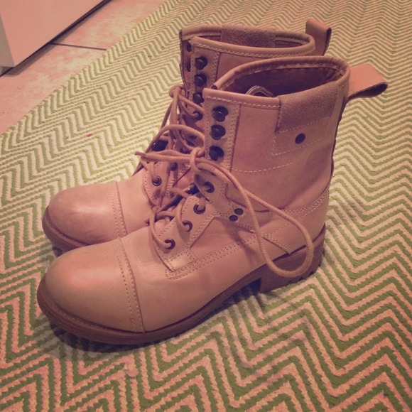 Steve Madden Boots - Picture 1 of 1