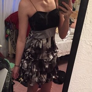Short black/grey/white dress