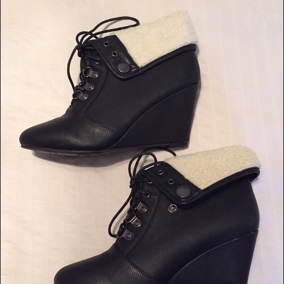 Black boots ... 2 looks in 1