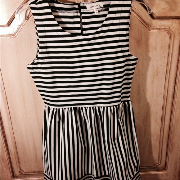 Short black and white stripped dress