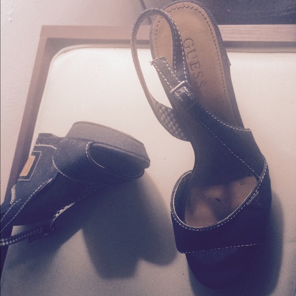 Guess Dark Jean platforms - Picture 3 of 4