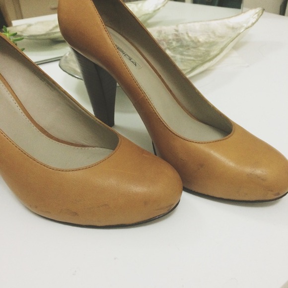 Via Spiga heels 8.5size - Picture 2 of 4