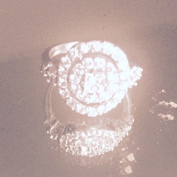 Silver diamond ring - Picture 2 of 4