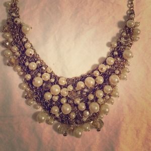 Pearl/gold necklace