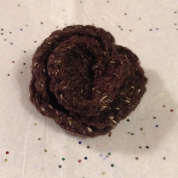 Handmade Brown Crochet Flower Pin. - Picture 4 of 4