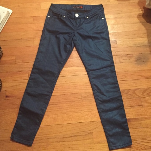 Cute metallic blue jeans!💙👖