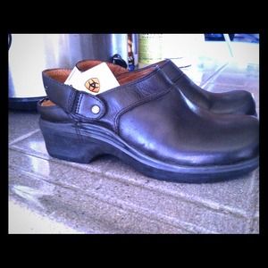 Women's Ariat mules size 9.5