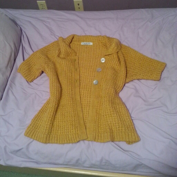 Large yellow knit sweater cardigan w shell buttons