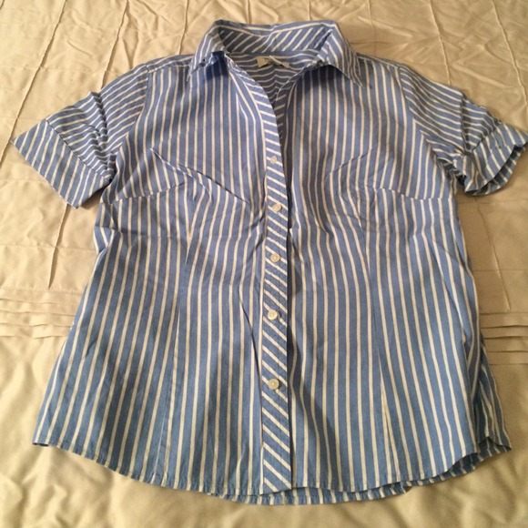 Short-sleeved button down