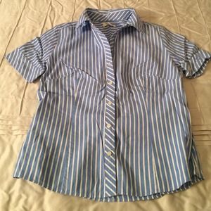 Short-sleeved button down