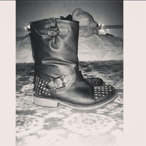 FLASH SALE!! Studded black boots