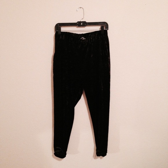 Ecoté Diamond Meadows Velvet Harem Pant