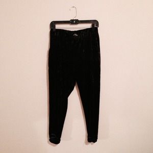 Ecoté Diamond Meadows Velvet Harem Pant