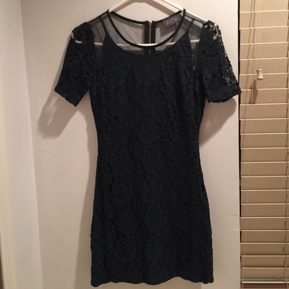 Green lace and mesh dress