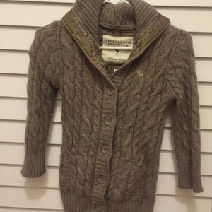 Abercrombie wool sweater. Good condition.:)
