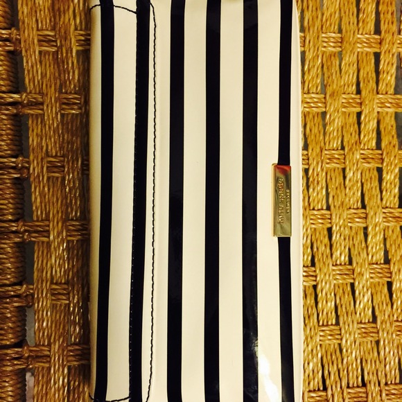 Kate Spade cream /black Clutch - Picture 3 of 4