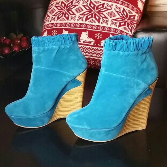 Women's wedge BOOTS size 10 Turquoise Suede NEW