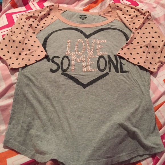 Shirt - Picture 1 of 3