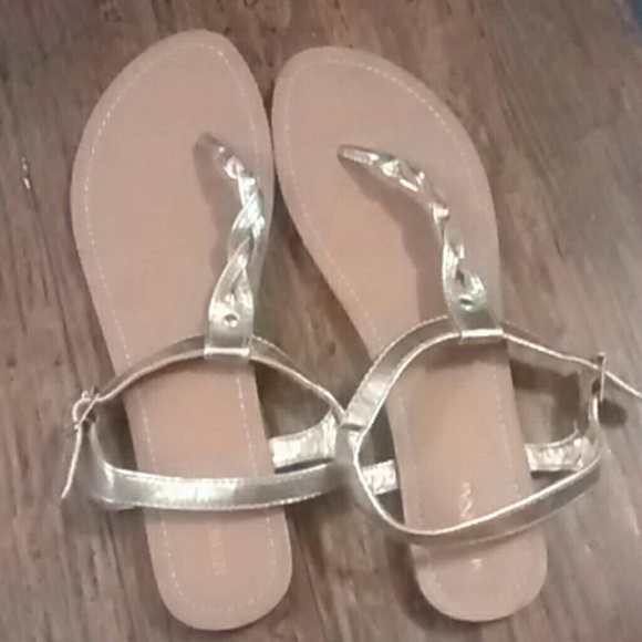 Shoes - *Host pick* Sandles 5/10/215