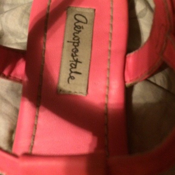 Aeropostale pink sandals. - Picture 2 of 2