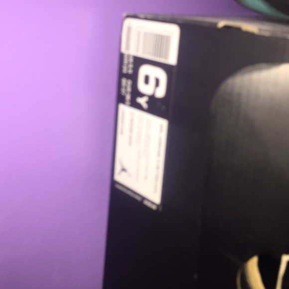 Jordan Gamma Blue 11s - Picture 3 of 3