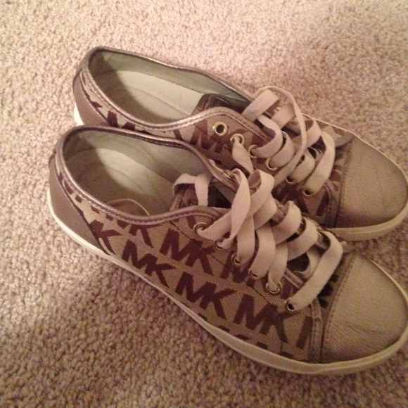 Michael kors shoes - Picture 3 of 3