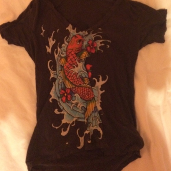 The beautiful ones fish graphic v neck tee