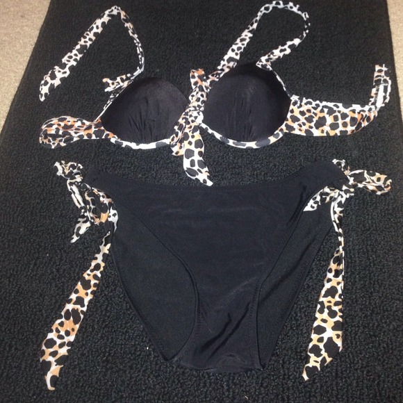 Two piece bathing suit - Picture 1 of 1