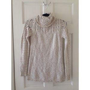Kimchi blue Creme turtleneck sweater
