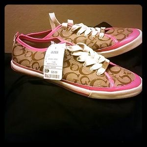New Size 8.5 US. Guess women's shoes