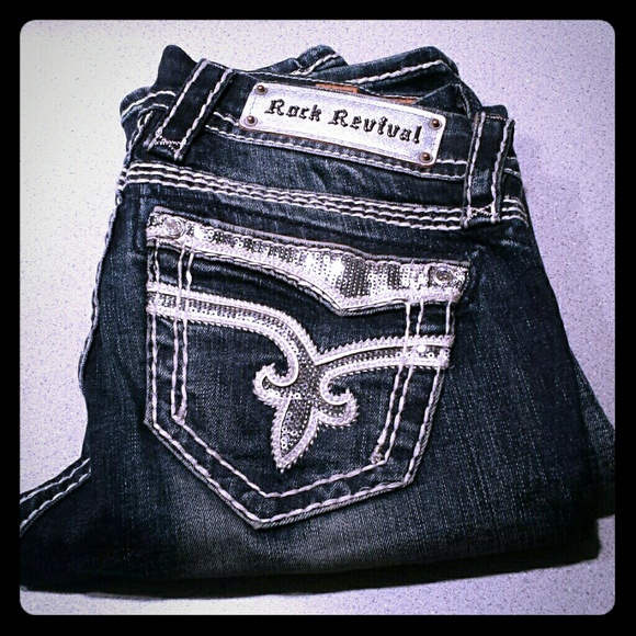 Rock Revival Vivian Skinny jeans.