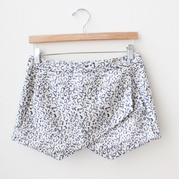 🎉HP: Leopard Asymmetrical Shorts