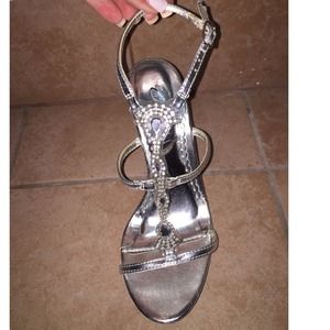 Sexy All Silver Heels! Rhinestones&delicate straps