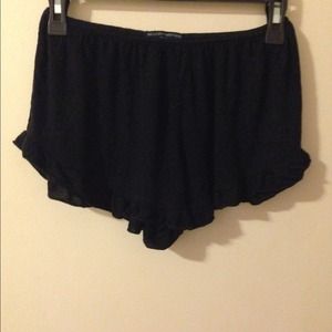 brandy Melville vodi shorts