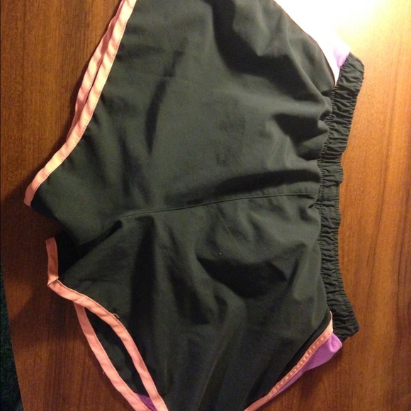 Running shorts - Picture 2 of 3