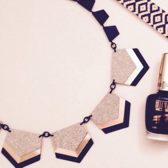 Jewelry - Matte Black Sparkle Necklace