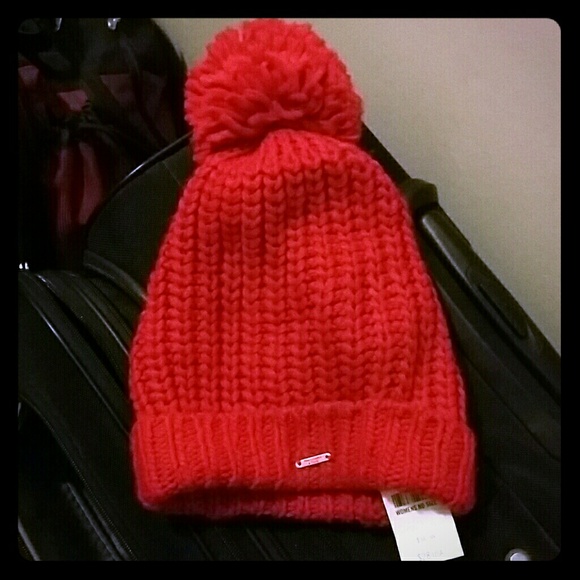 Abercrombie Red Knitted Beanie Hat New!