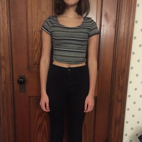 Geometric Print Scoop Neck Crop Top