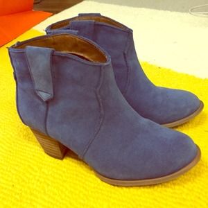 Aldo blue suede western booties
