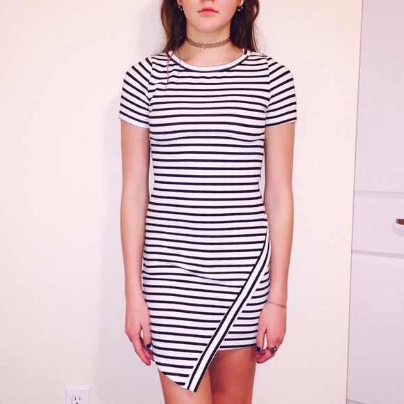 Black and white, kylie Jenner look alike dress 💛